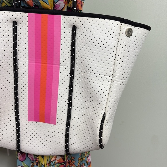 Neoprene Lemonbella Tote Bag - Picture 7 of 12